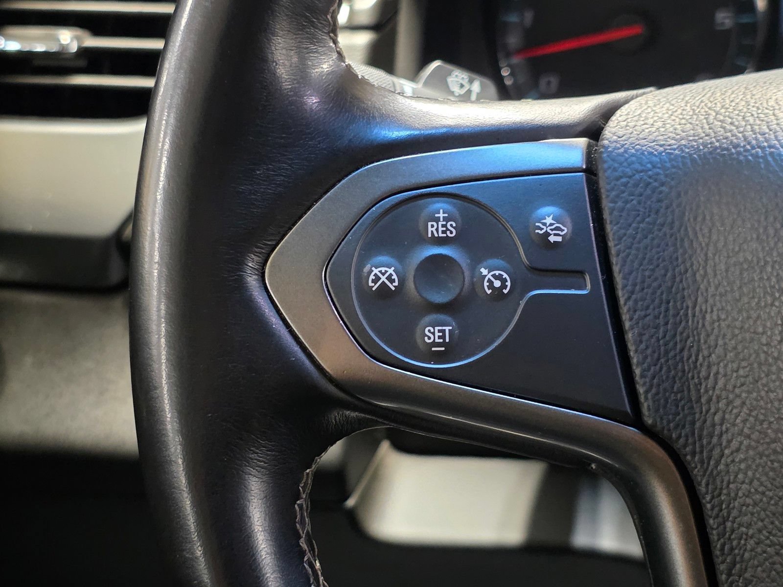 Used 2019 Chevrolet Tahoe LT RWD image 32