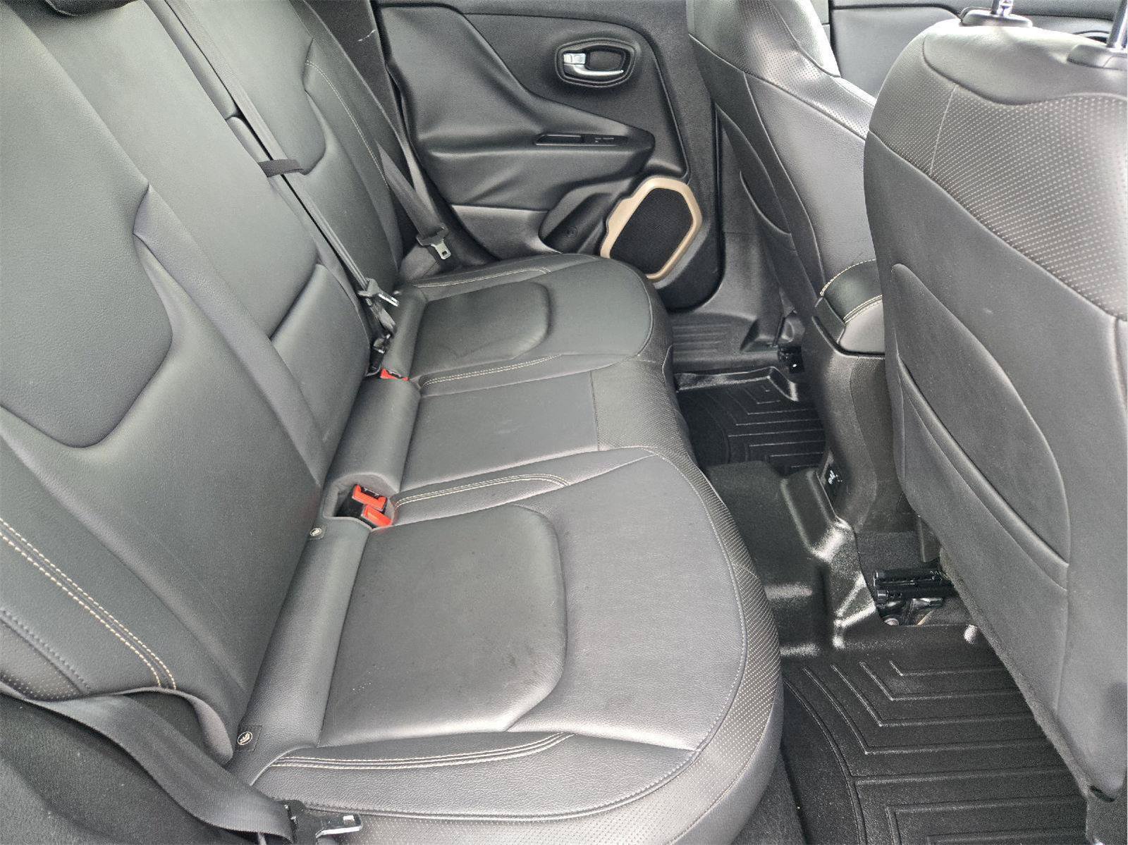 Used 2016 Jeep Renegade Limited FWD image 29