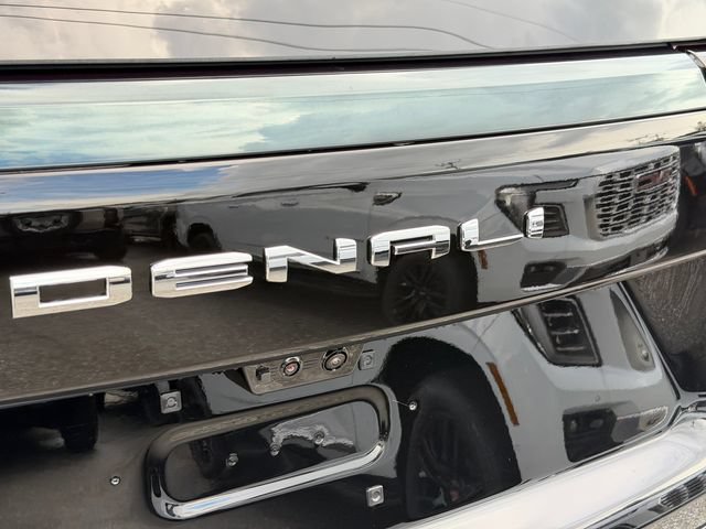 New 2026 GMC Yukon XL Denali Ultimate AWD/4WD image 14
