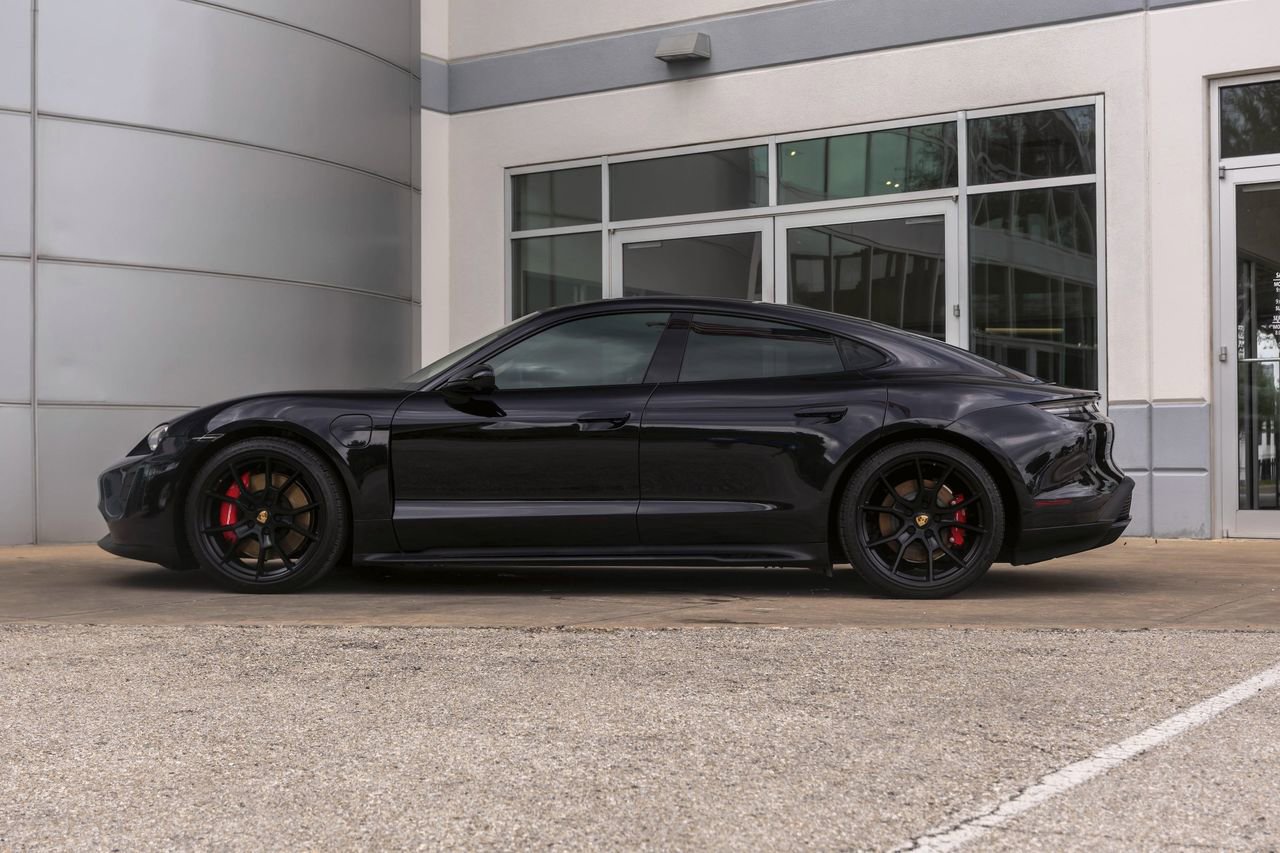 Used 2022 Porsche Taycan GTS AWD/4WD image 17