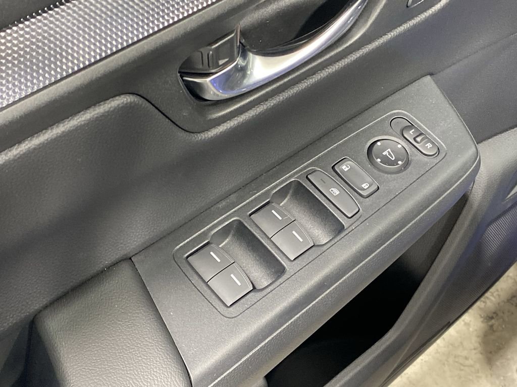 Used 2025 Honda CR-V Sport-L image 15