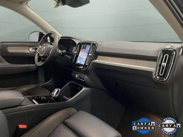 Used 2025 Volvo XC40 B5 Plus image 22