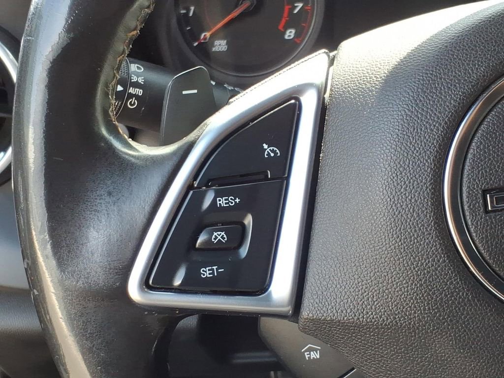 Used 2020 Chevrolet Camaro LT RWD image 11
