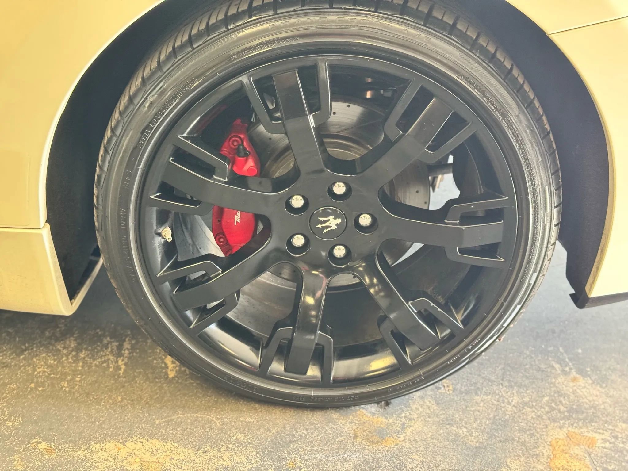 Used 2014 Maserati GranTurismo MC image 11