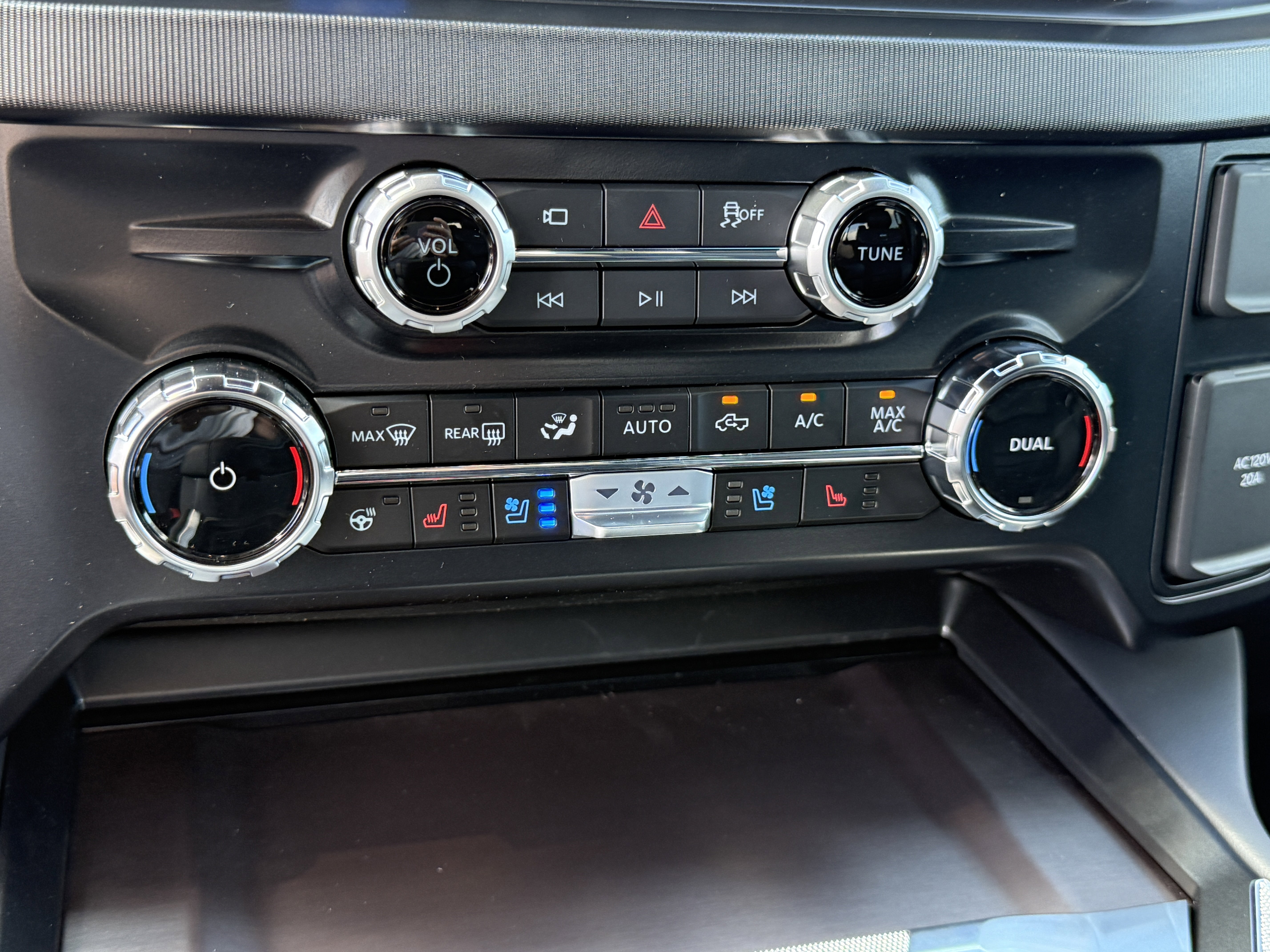New 2026 Ford F350 Platinum image 24