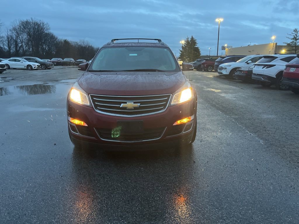 Used 2017 Chevrolet Traverse LT w/ Style and Technology Package image 7