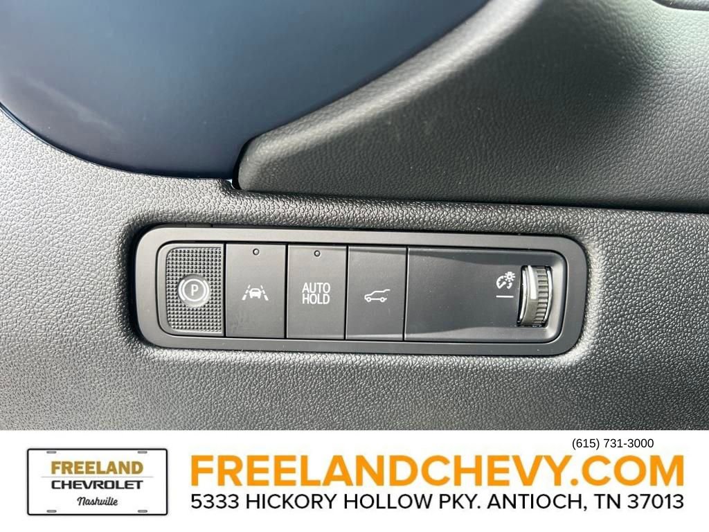 New 2025 Chevrolet Equinox EV LT w/ Convenience Package II image 12
