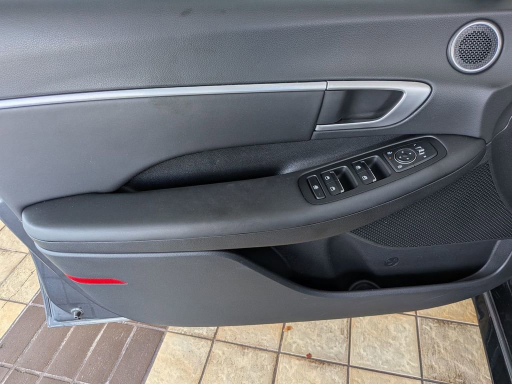 Used 2025 Hyundai Sonata SEL FWD image 14