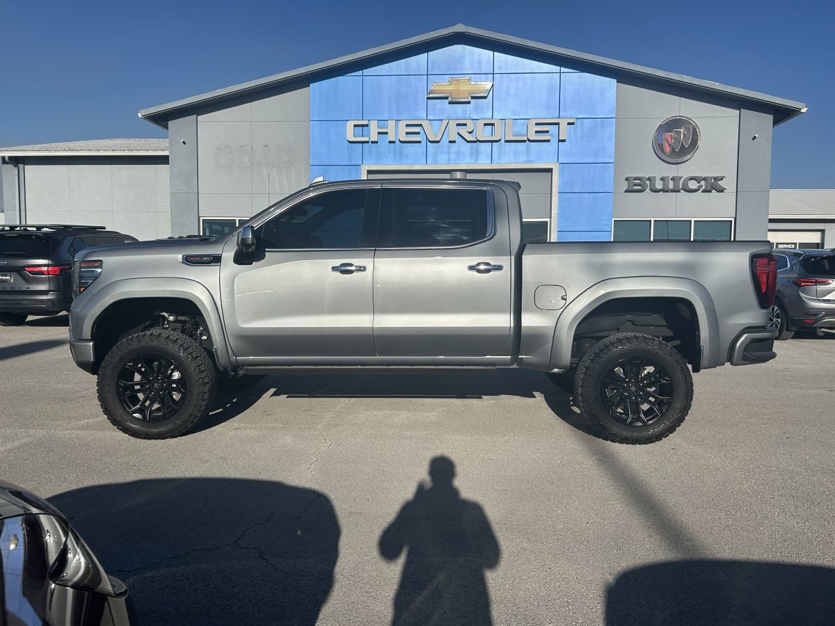 Used 2025 GMC Sierra 1500 SLT w/ SLT Premium Package image 4