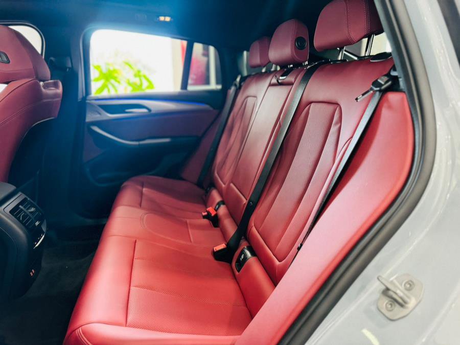 Used 2025 BMW X4 xDrive30i image 17