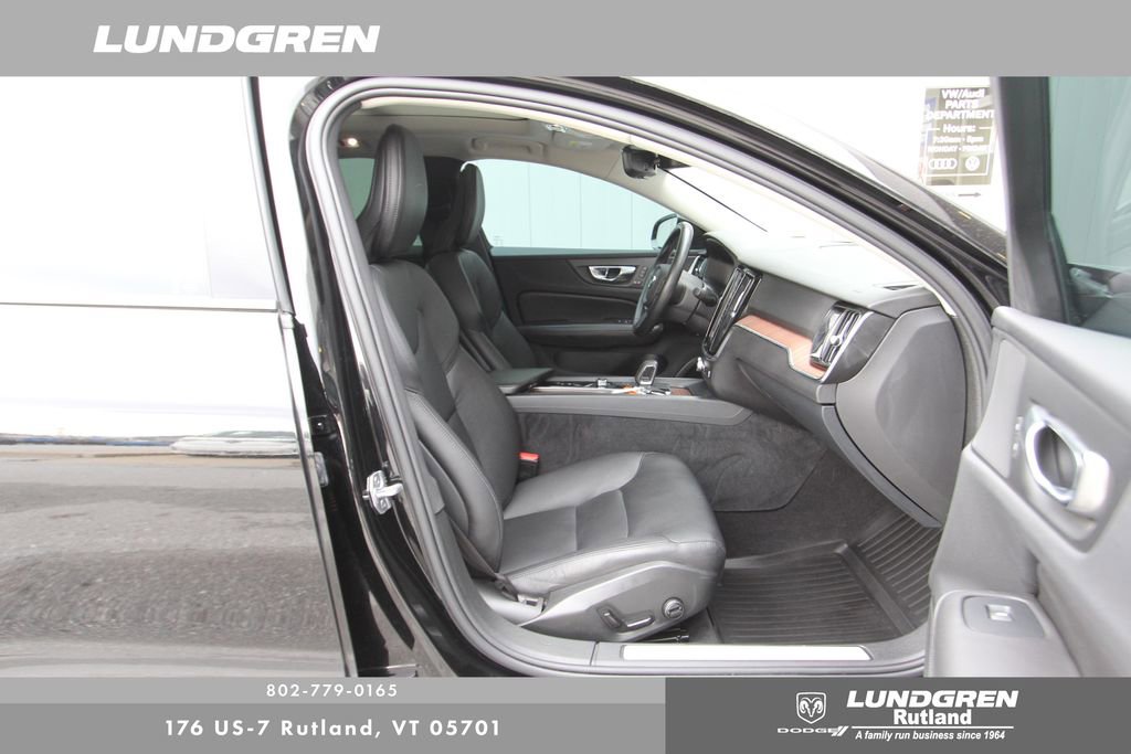 Used 2022 Volvo S60 B5 Momentum w/ Premium Package AWD/4WD image 9
