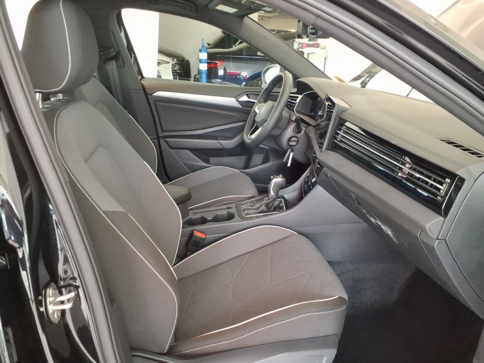 Used 2026 Volkswagen Jetta Sport FWD image 21