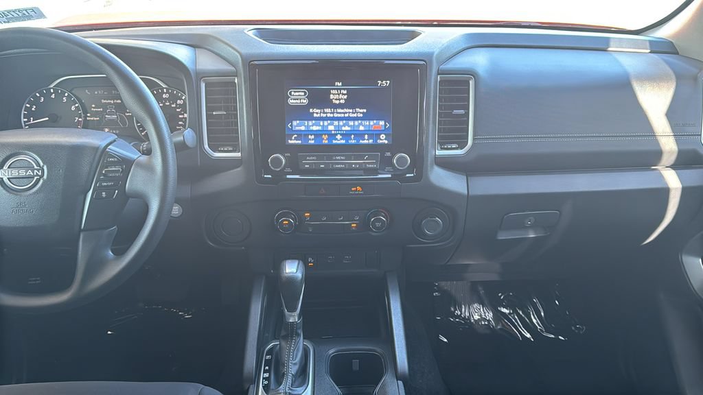 Used 2022 Nissan Frontier SV w/ Technology Package RWD image 9
