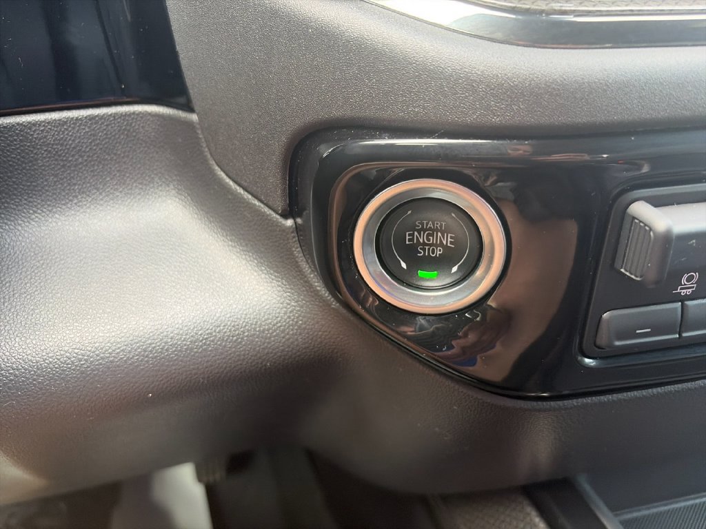 Used 2024 Chevrolet Silverado 1500 ZR2 w/ Technology Package AWD/4WD image 26