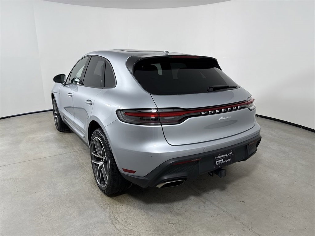 Used 2025 Porsche Macan image 3