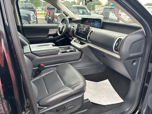 Used 2025 Ford Expedition Active AWD/4WD image 44