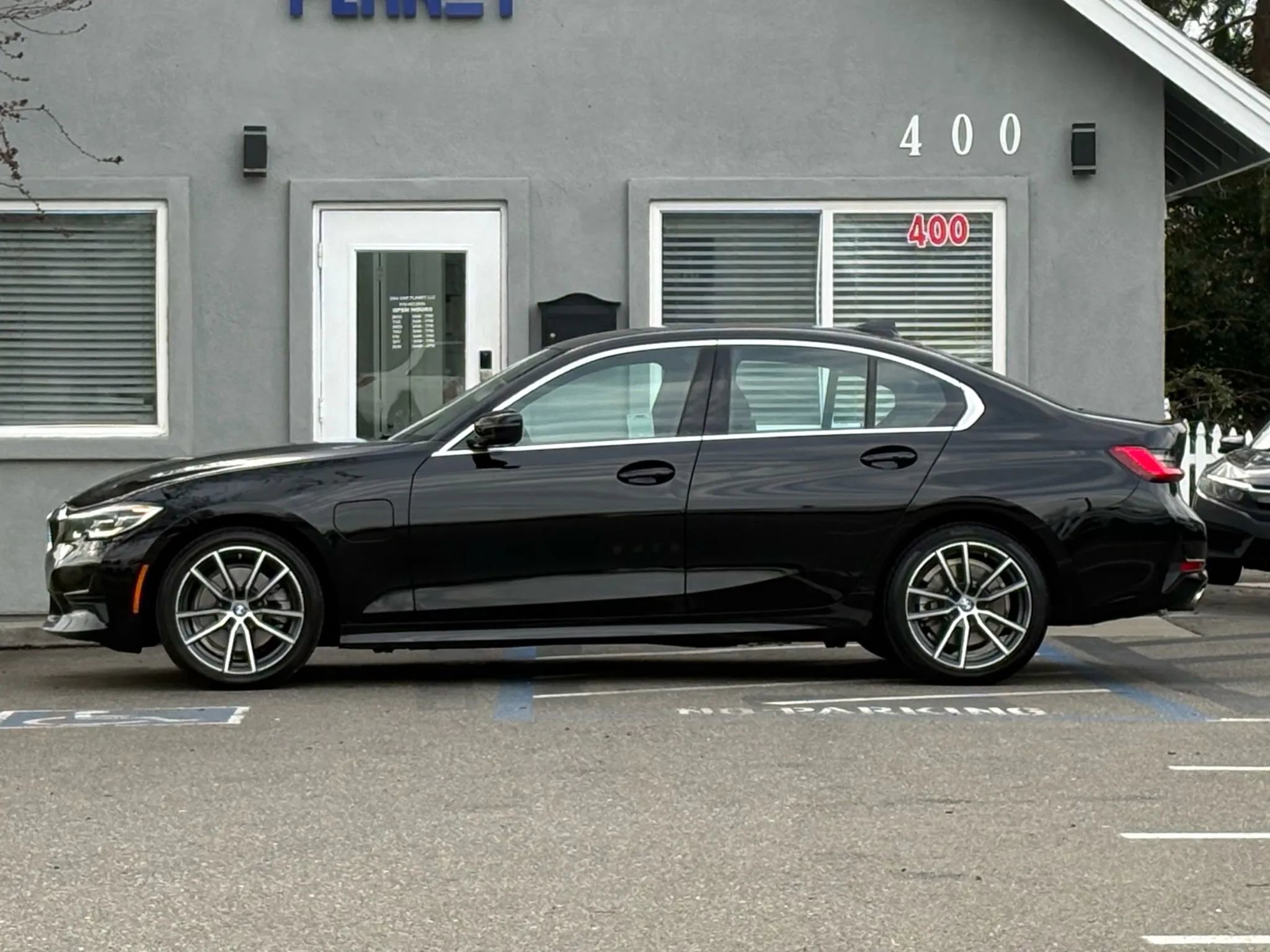 Used 2021 BMW 330e w/ Convenience Package image 8