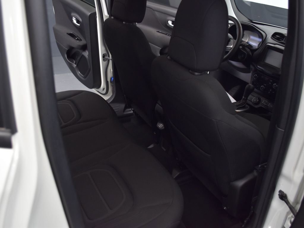 Used 2021 Jeep Renegade Latitude AWD/4WD image 22