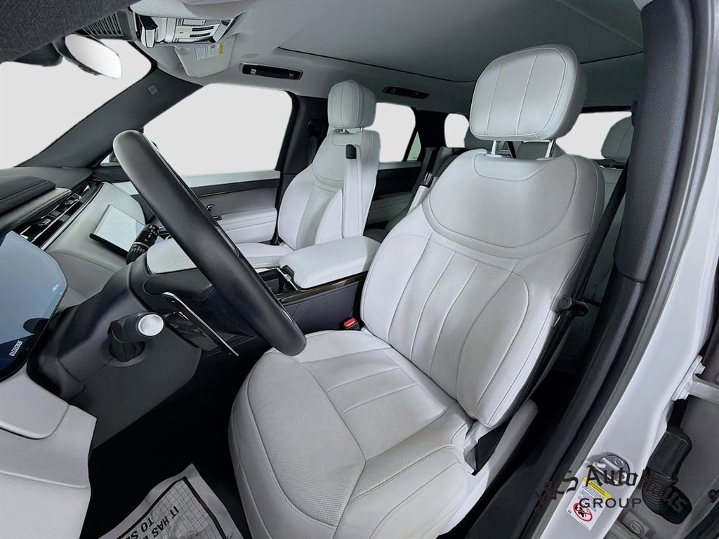 Used 2024 Land Rover Range Rover Sport SE AWD/4WD image 11