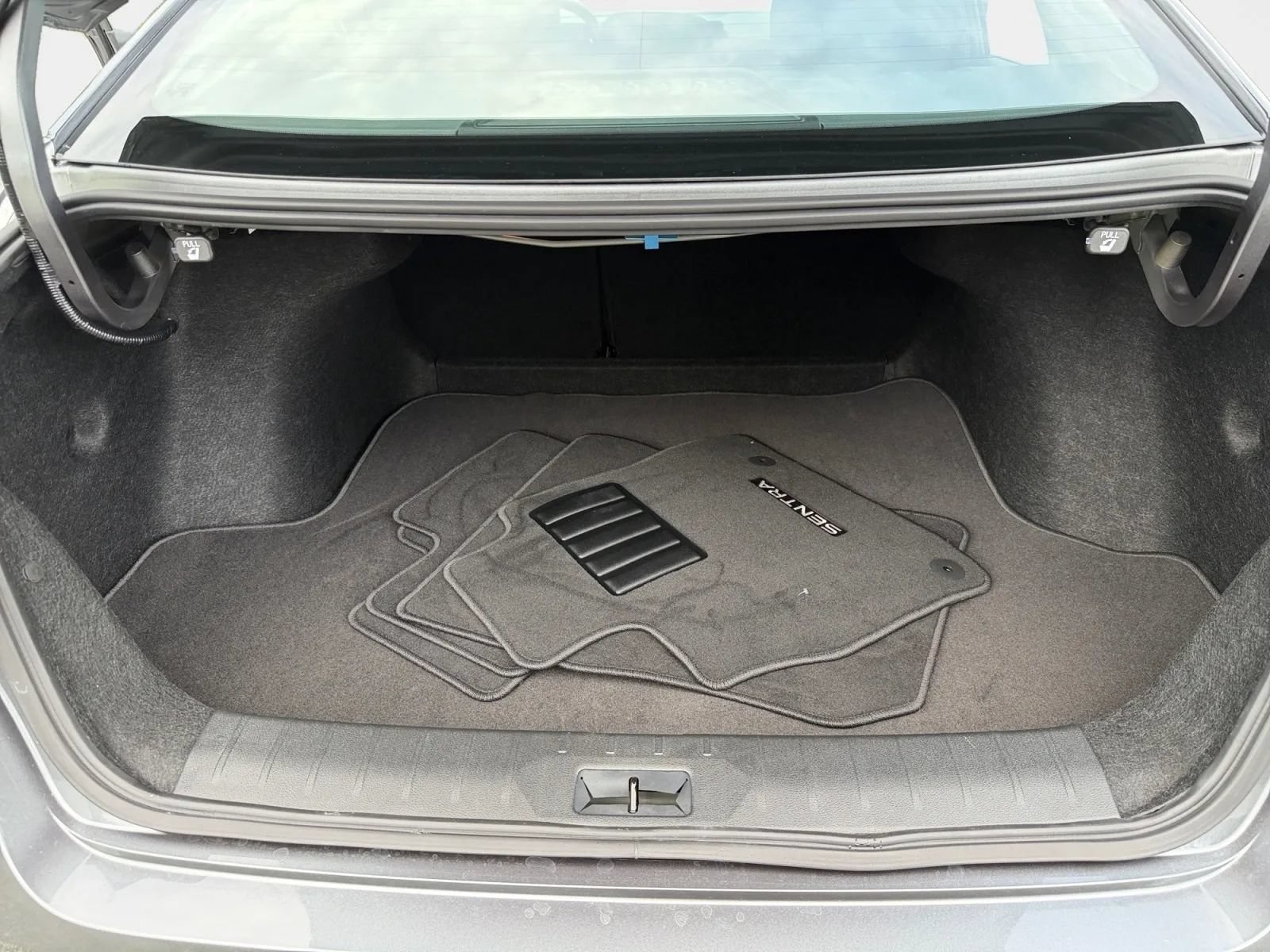 Used 2026 Nissan Sentra SR w/ Floor Mat Package FWD image 27
