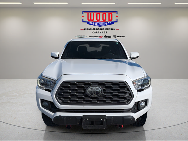 Used 2020 Toyota Tacoma TRD Off-Road w/ TRD Premium Off Road Package AWD/4WD image 8