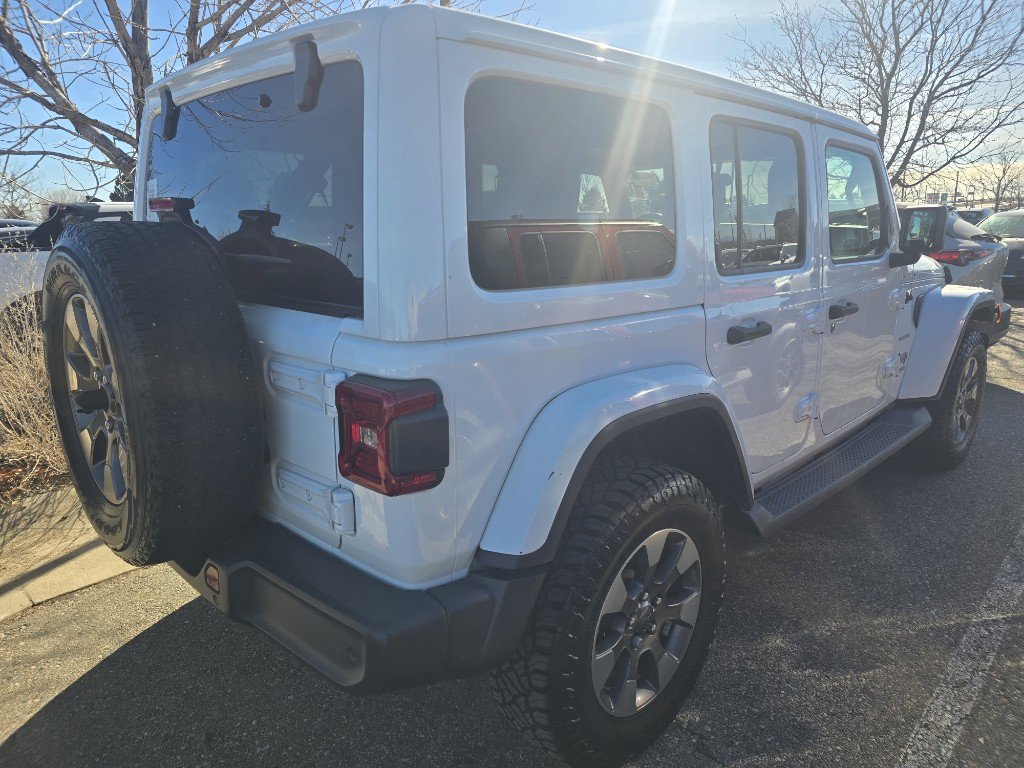 Used 2018 Jeep Wrangler Unlimited Sahara w/ Cold Weather Group image 14