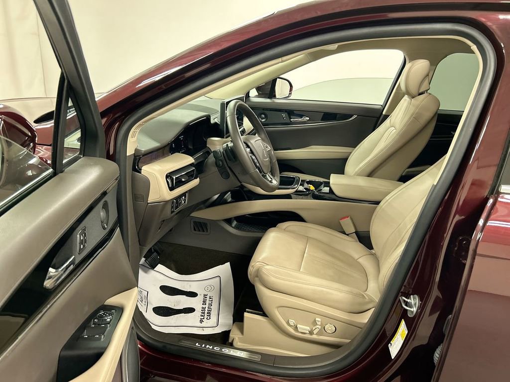 Used 2023 Lincoln Nautilus Reserve w/ Equipment Group 201A image 9