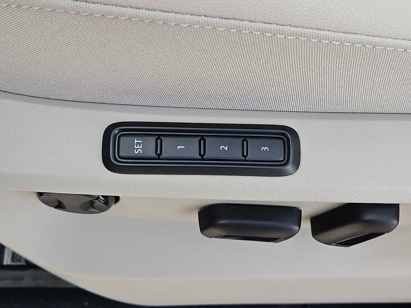 New 2026 Volkswagen Atlas SEL image 8