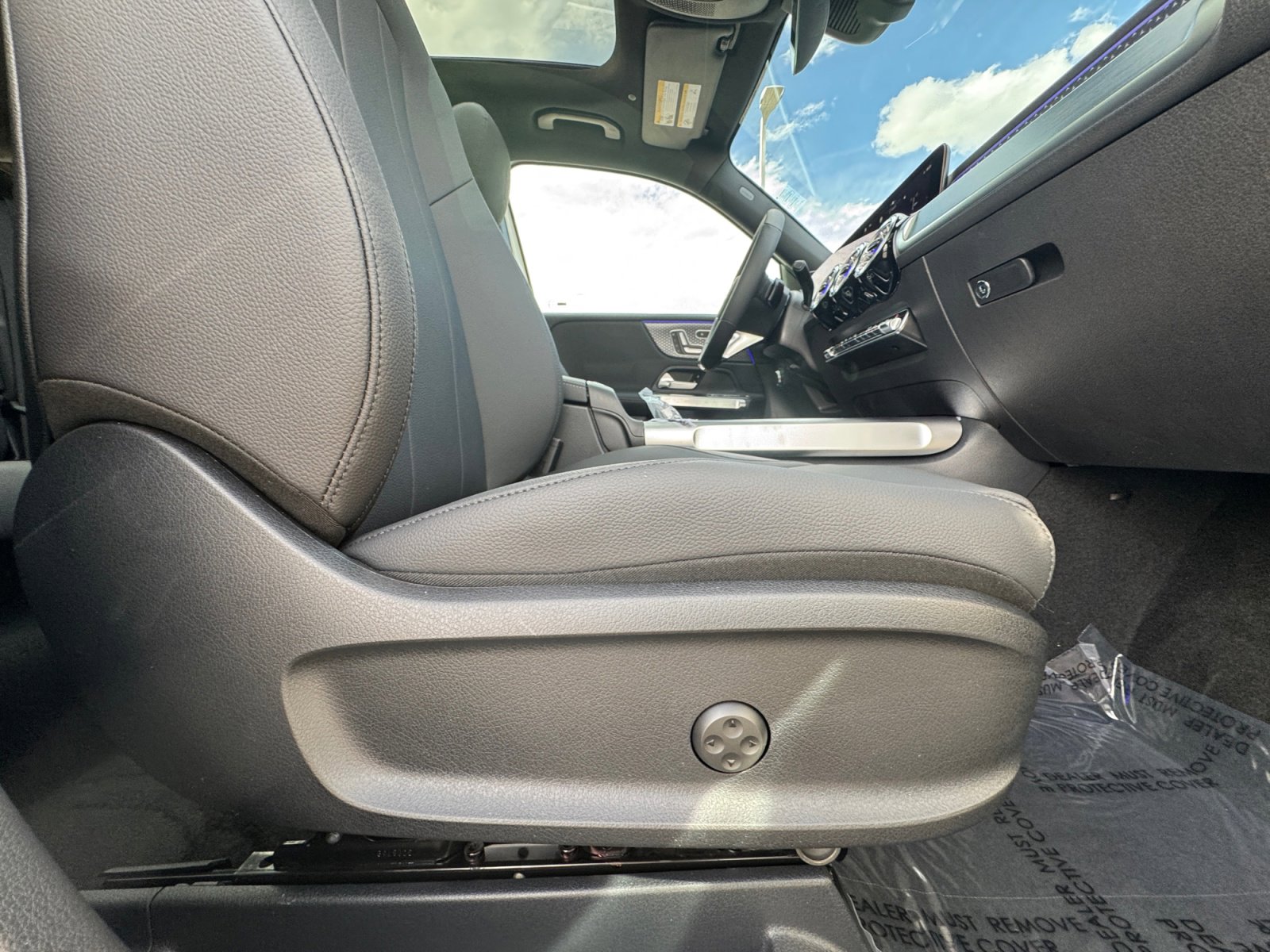 New 2026 Mercedes-Benz GLB 250 4MATIC image 19