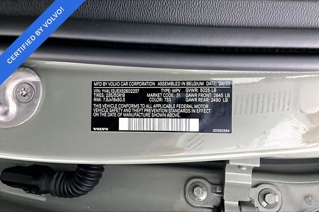 Certified 2025 Volvo XC40 B5 Plus AWD/4WD image 44