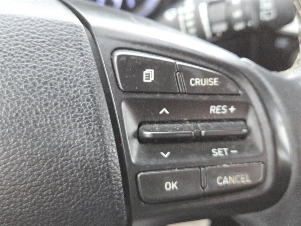 Used 2021 Hyundai Venue SEL w/ Cargo Package image 6