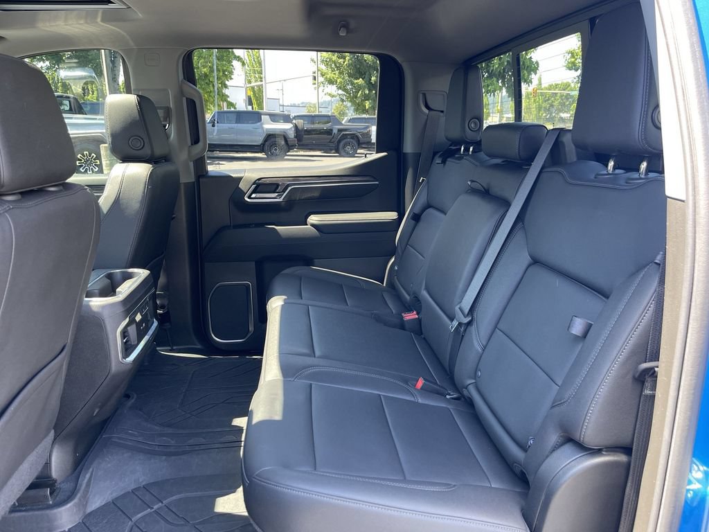 Used 2022 Chevrolet Silverado 1500 LTZ w/ LTZ Premium Package AWD/4WD image 26