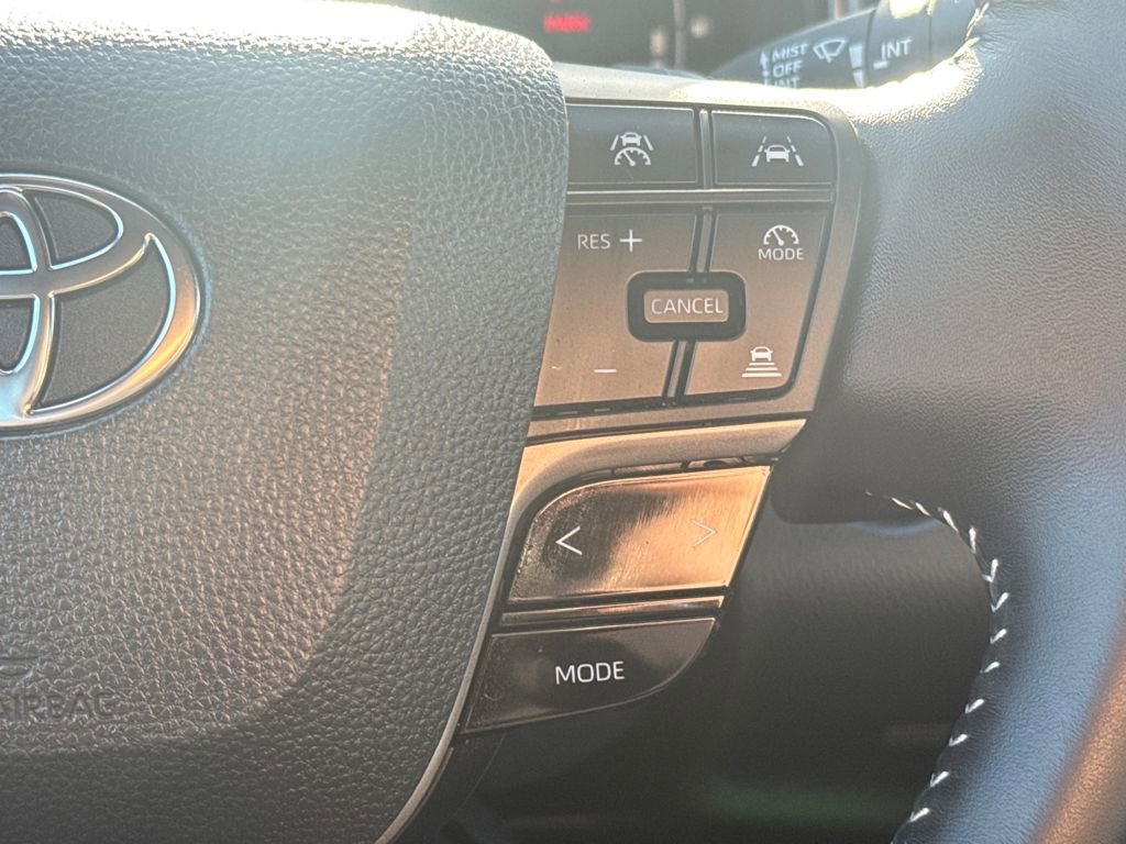 Used 2025 Toyota Camry SE image 19