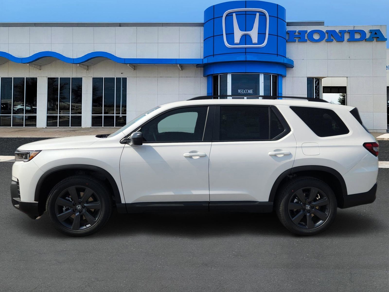 New 2026 Honda Pilot Sport image 3