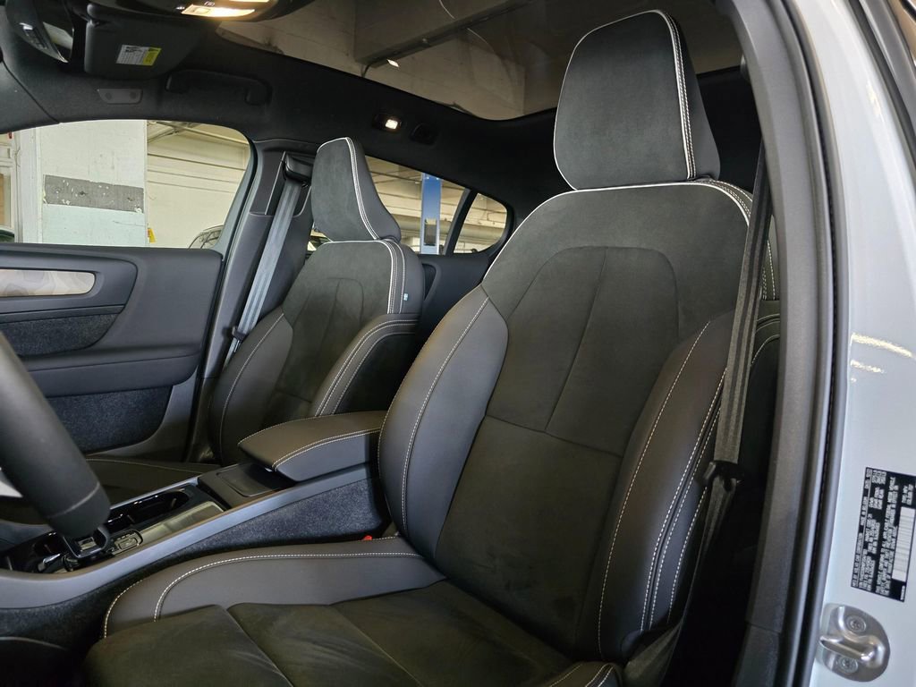 Certified 2023 Volvo C40 P8 Recharge Ultimate image 57