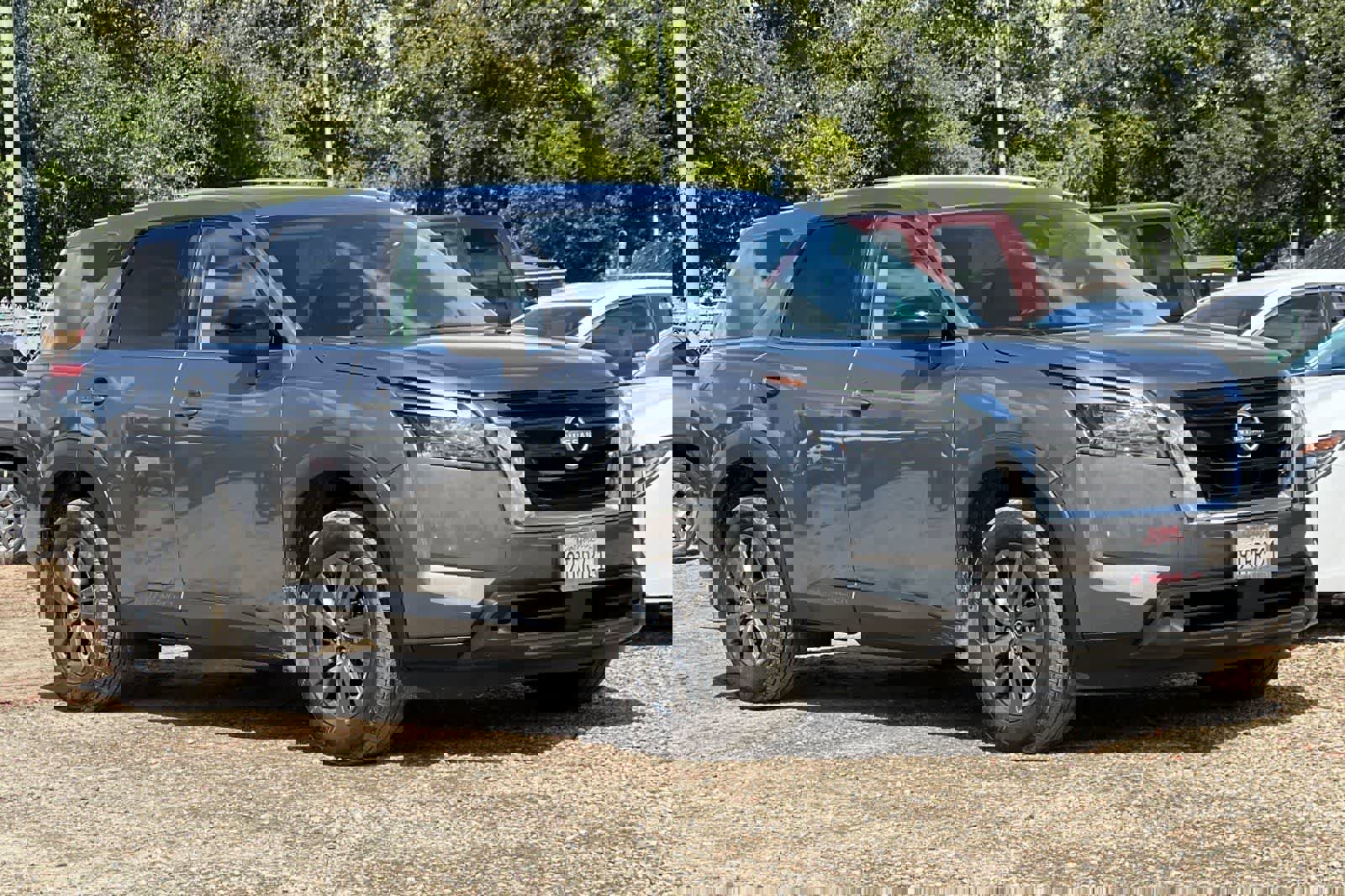 Used 2025 Nissan Pathfinder S image 10