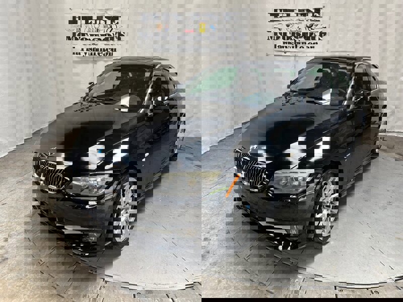 Used 2011 BMW 328i xDrive Coupe w/ Premium Pkg image 3