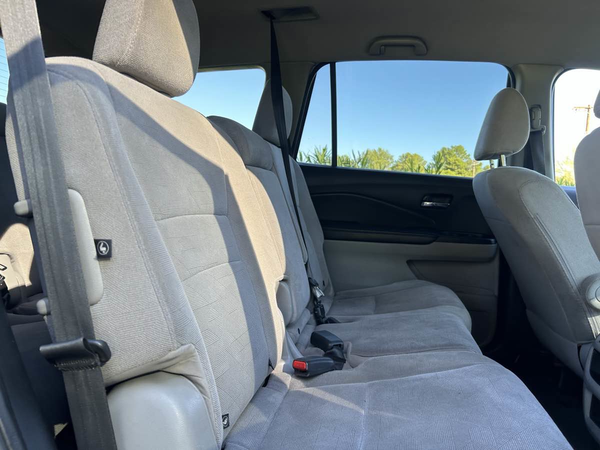 Used 2020 Honda Pilot LX image 24