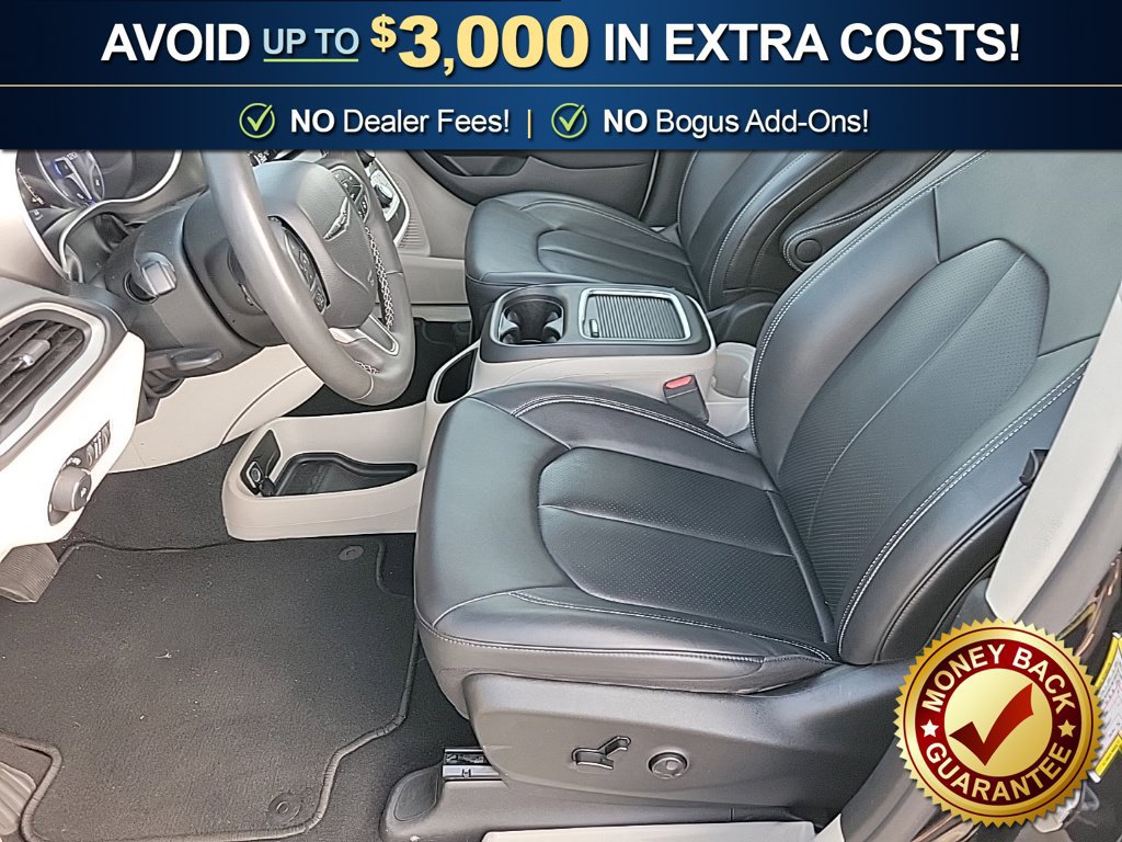 Used 2024 Chrysler Pacifica Touring-L FWD image 14