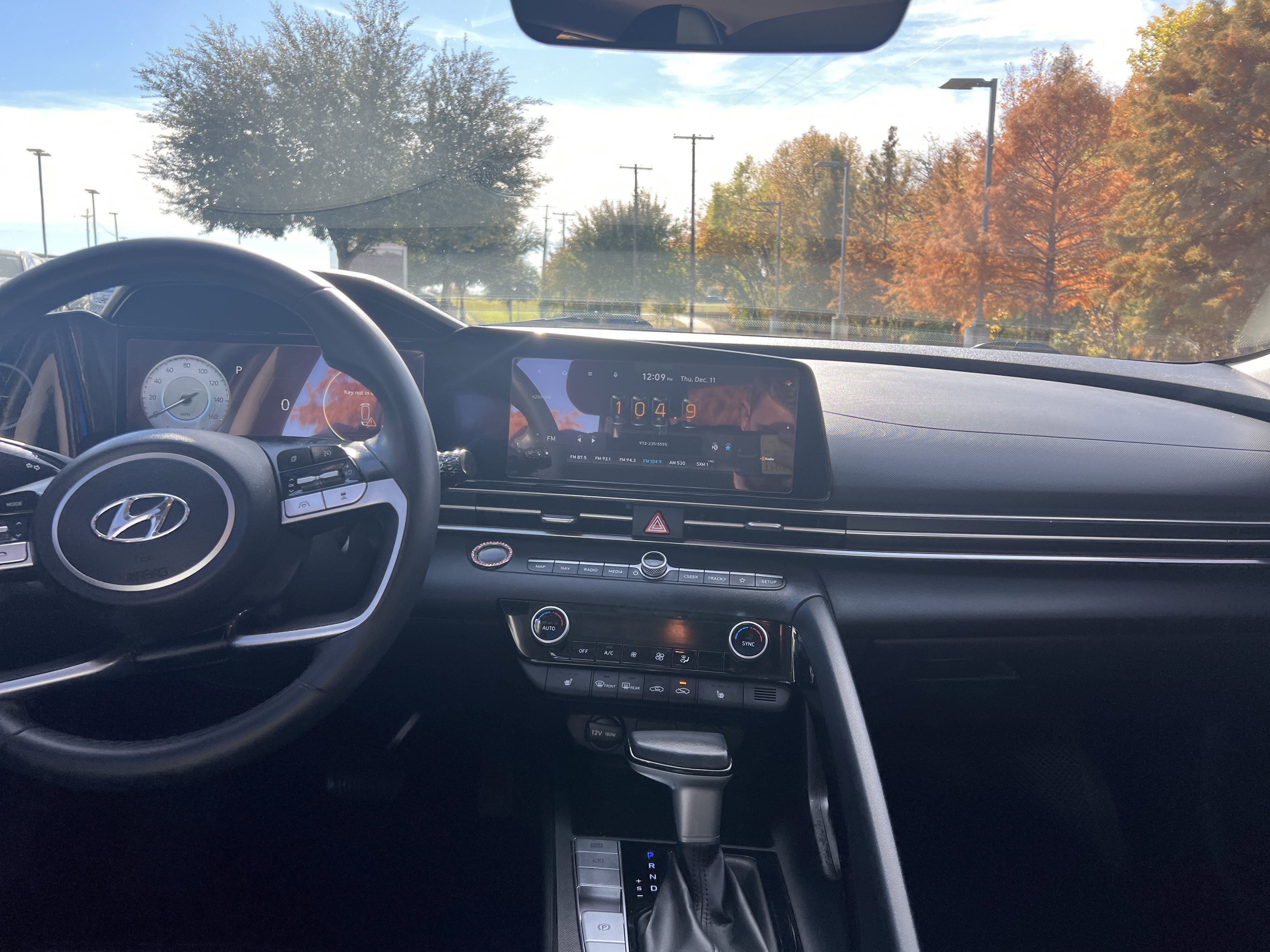 Used 2022 Hyundai Elantra Limited image 29