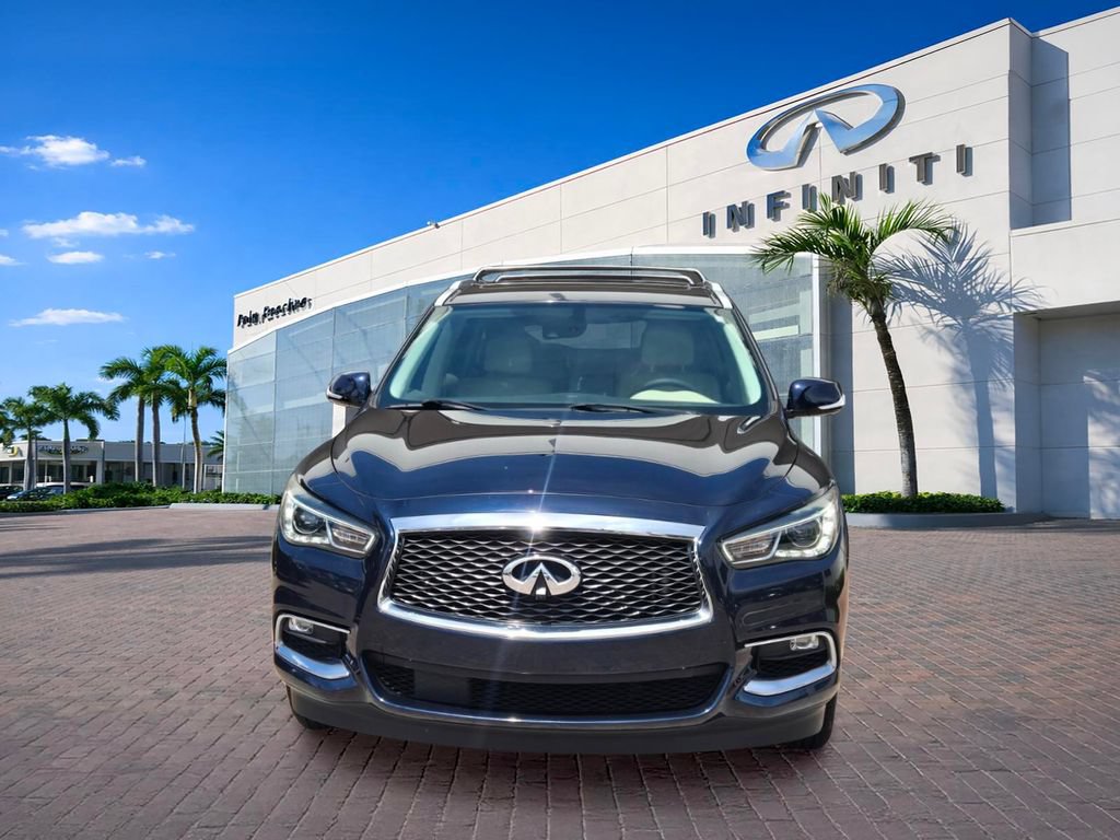 Used 2020 INFINITI QX60 Luxe w/ Essential Package FWD image 2