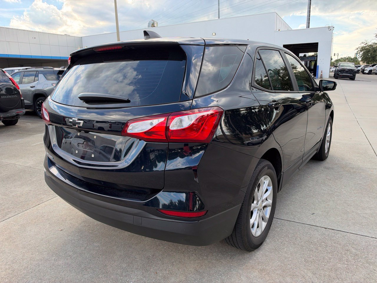 Used 2020 Chevrolet Equinox LS FWD image 5