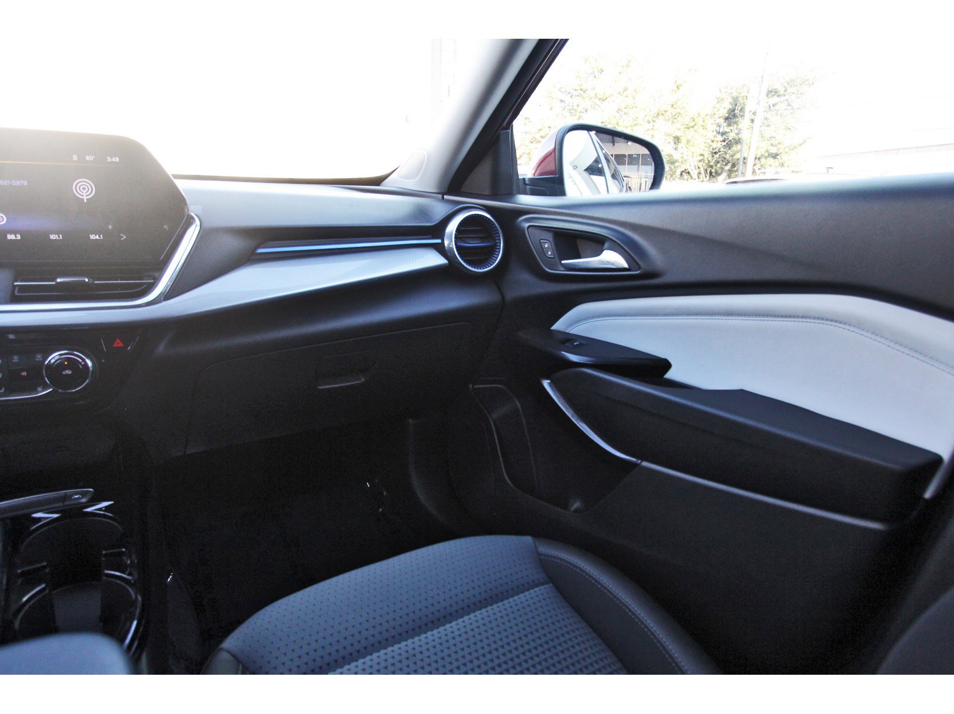 Used 2024 Chevrolet Trax LT w/ Driver Confidence Package image 12