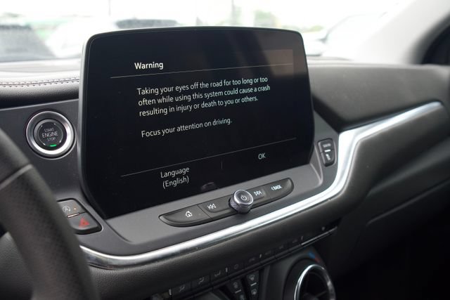 Used 2025 Chevrolet Blazer LT FWD image 18