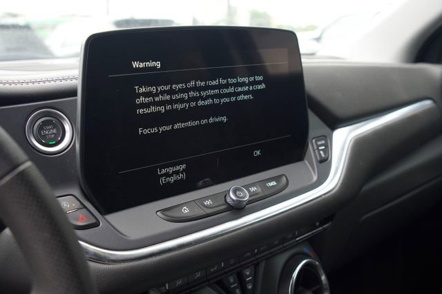 Used 2025 Chevrolet Blazer LT FWD image 18