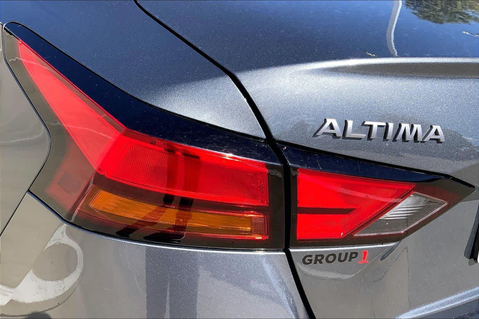 Used 2024 Nissan Altima 2.5 SV FWD image 27