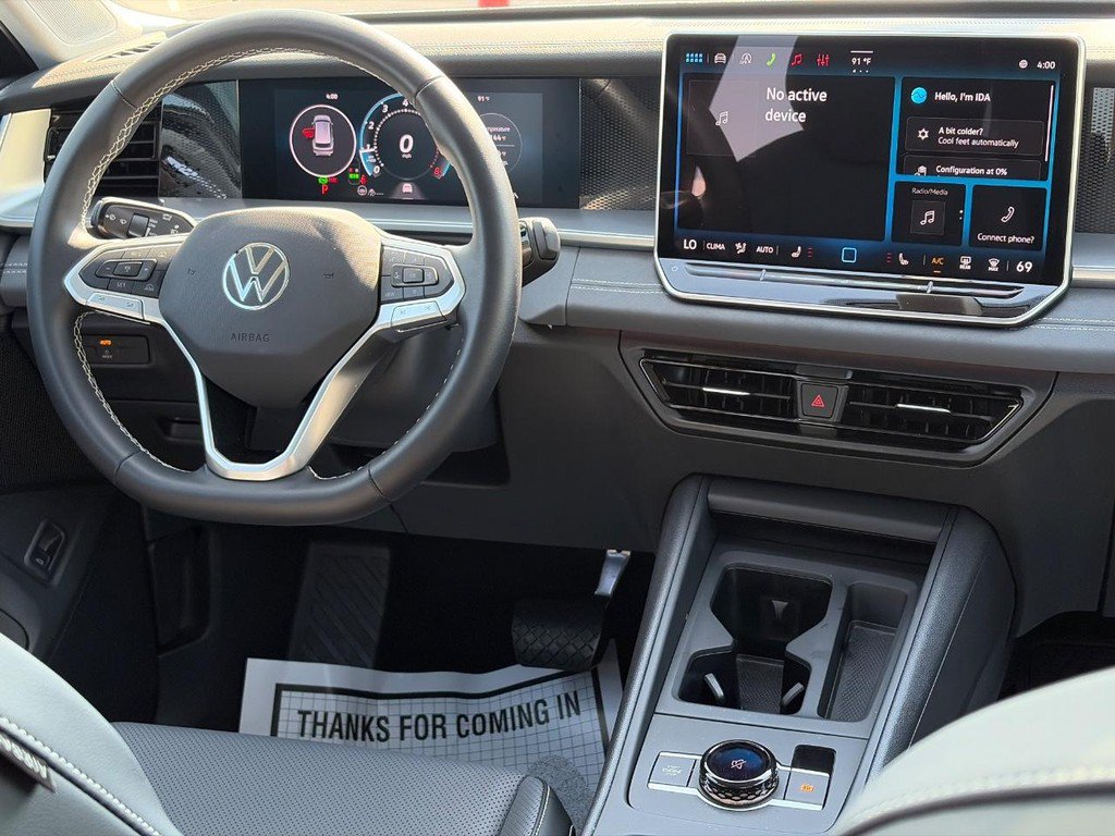 Used 2026 Volkswagen Tiguan SE w/ Panoramic Sunroof Package AWD/4WD image 13