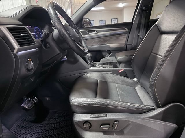 Used 2021 Volkswagen Atlas Cross Sport SEL R-Line w/ Luggage Net & Mats Package FWD image 10
