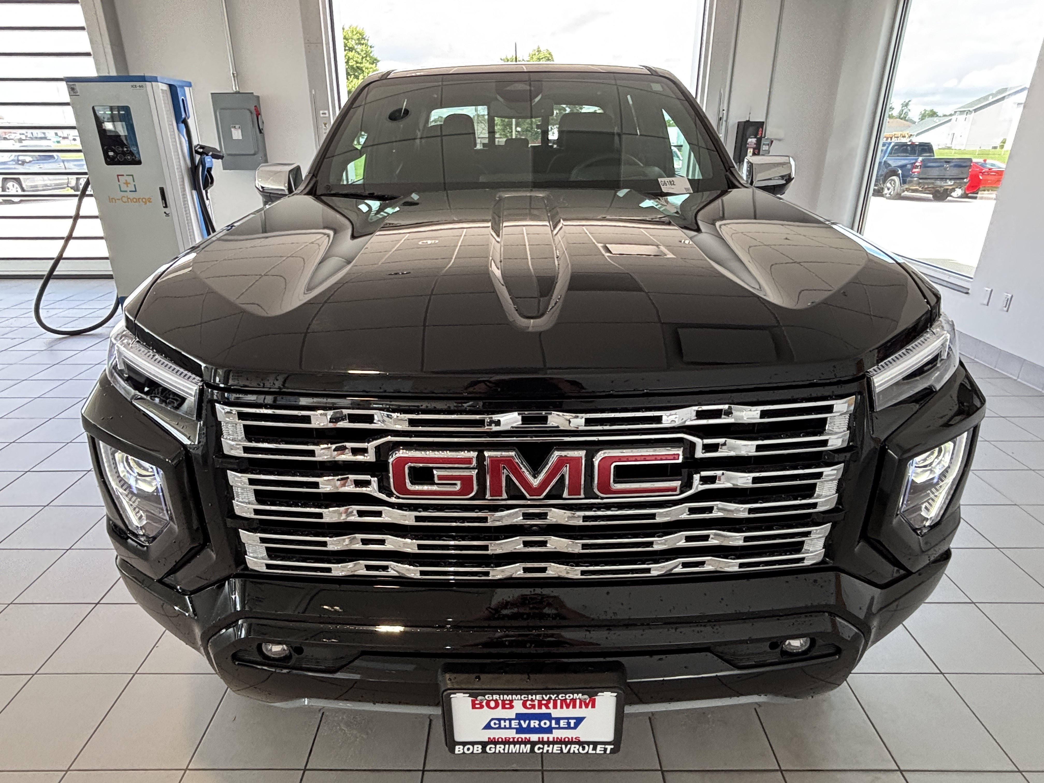 Used 2025 GMC Canyon Denali AWD/4WD image 5