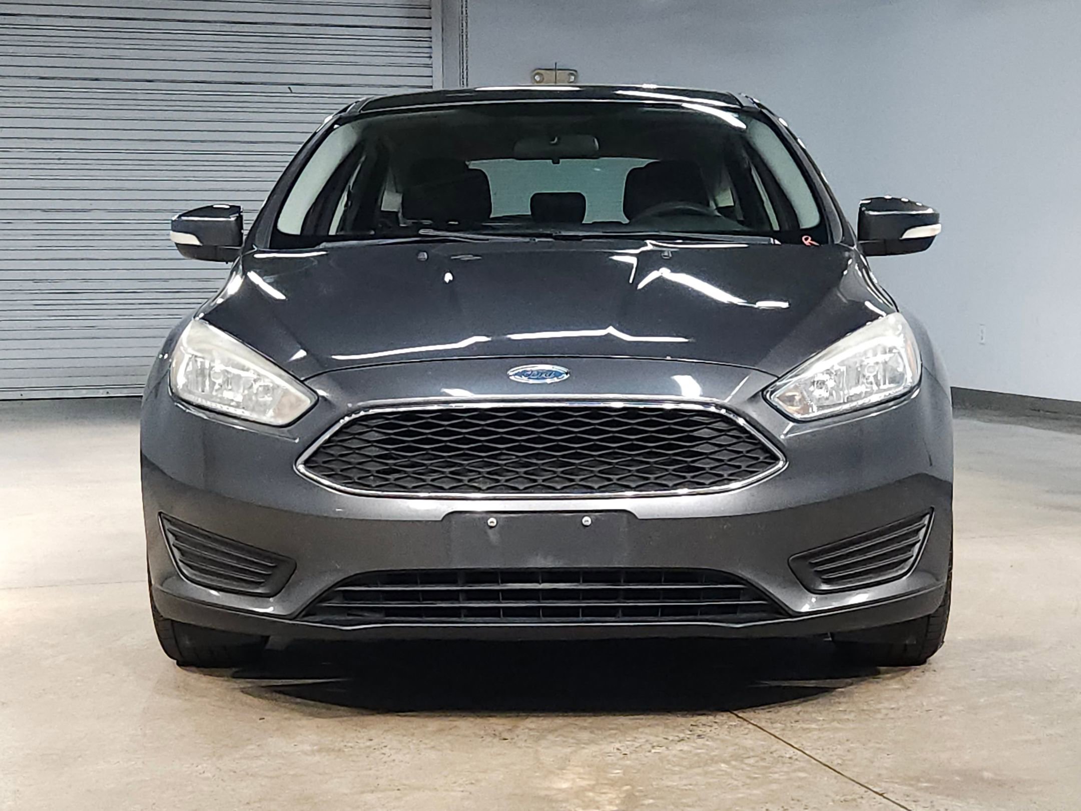 Used 2017 Ford Focus SE FWD image 2